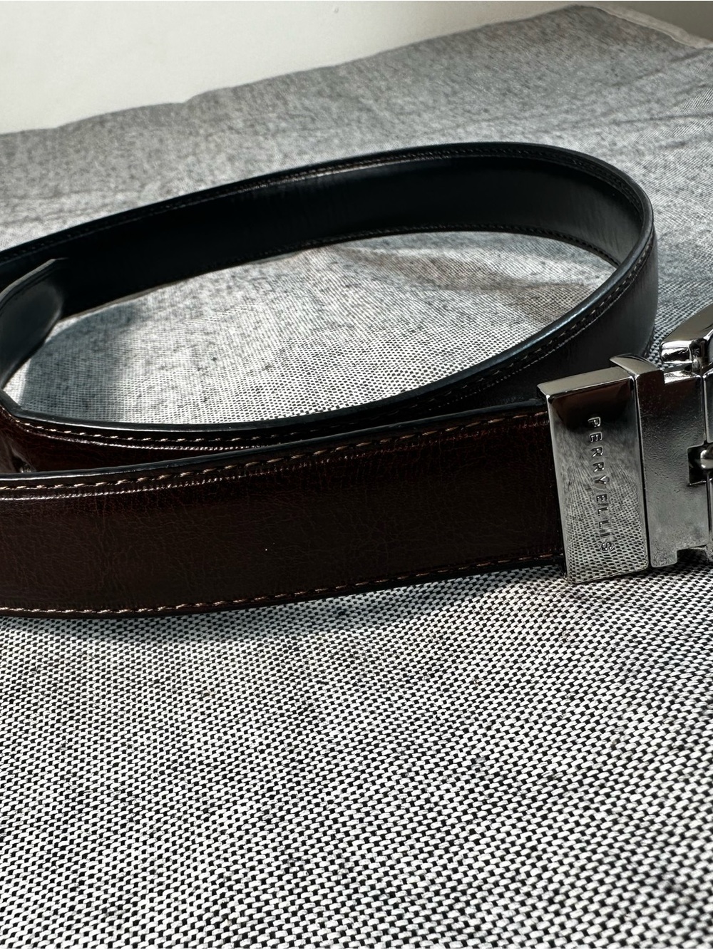 Z28. Perry Ellis Men’s Reversible Brown Black Dress Belt Size 30 Silver Buckle